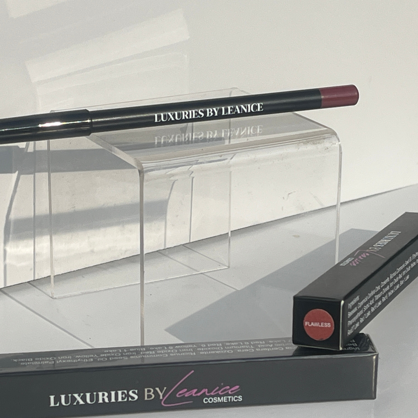 Flawless Lip Liner